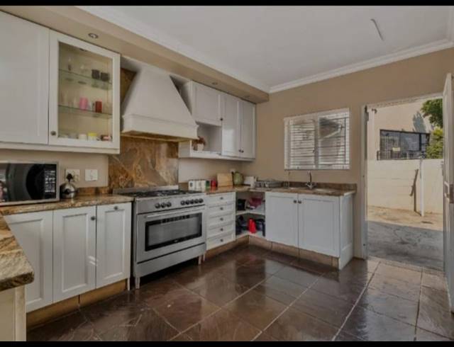 4 BEDROOM HOUSE FOR SALE IN PARKMORE